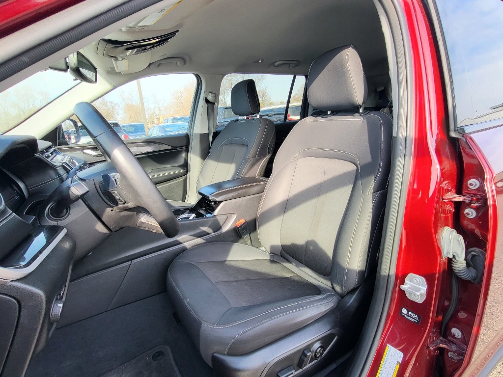 2023 Jeep Grand Cherokee L Laredo