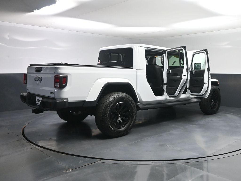 2022 Jeep Gladiator Overland