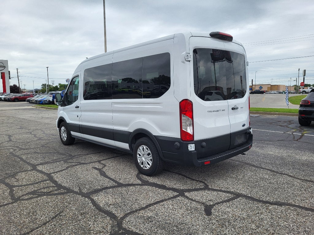 2024 Ford Transit Wagon XLT