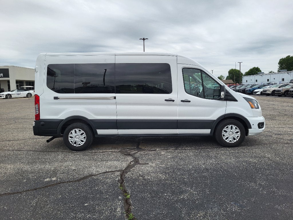 2024 Ford Transit Wagon XLT