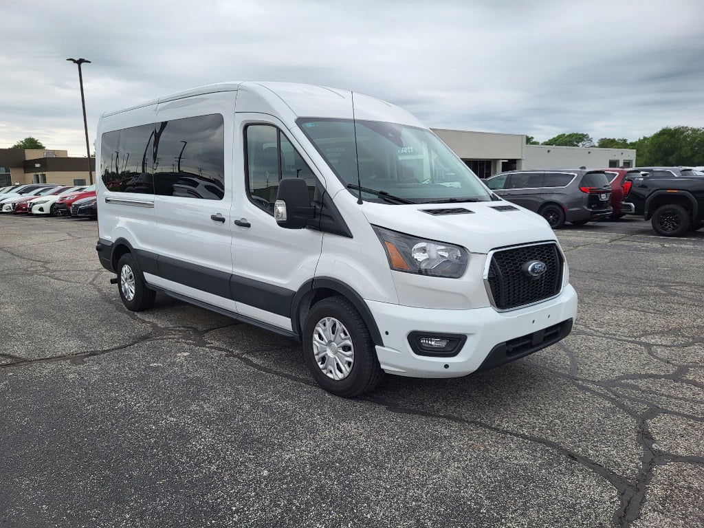 2024 Ford Transit Wagon XLT