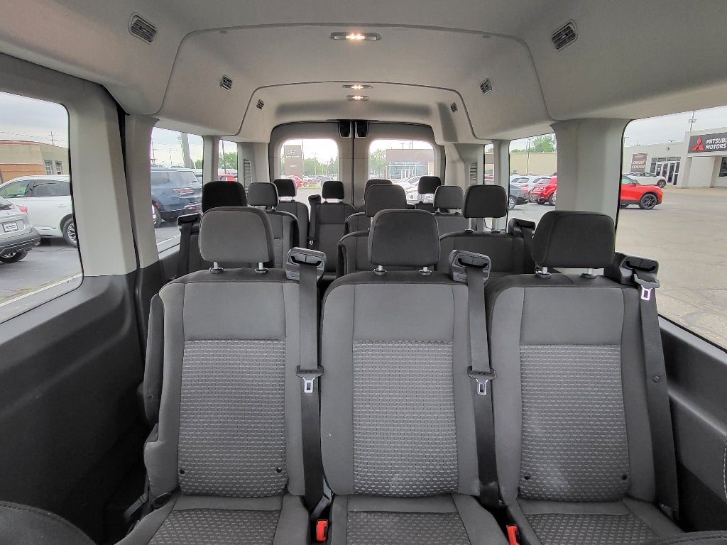 2024 Ford Transit Wagon XLT