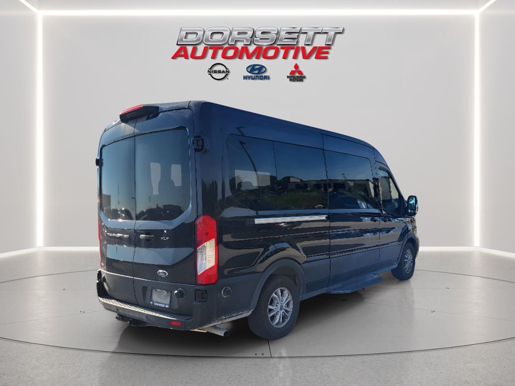 2024 Ford Transit Wagon XLT
