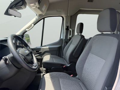 2024 Ford Transit Wagon XLT