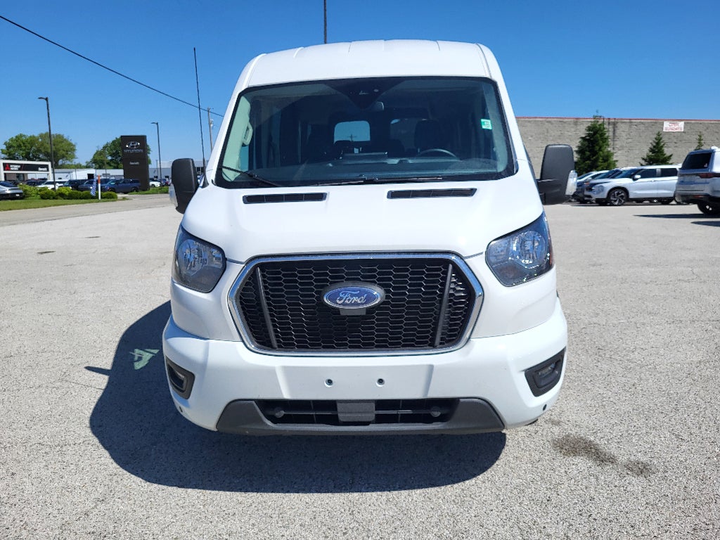 2024 Ford Transit Wagon XLT