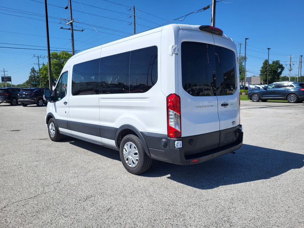2024 Ford Transit Wagon XLT