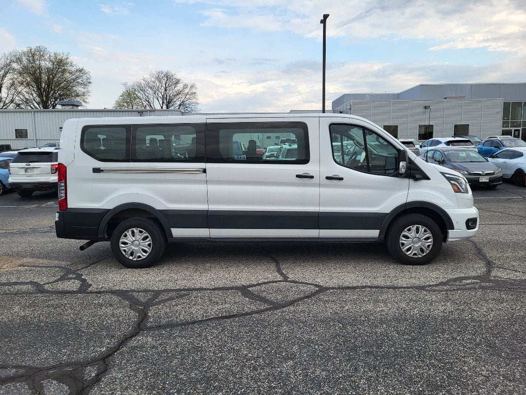2023 Ford Transit Wagon XLT
