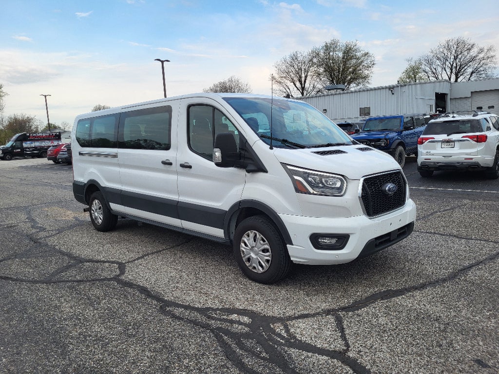 2023 Ford Transit Wagon XLT