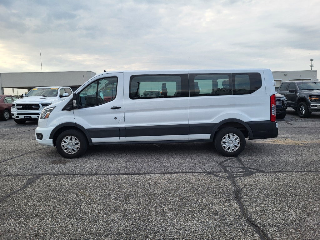 2023 Ford Transit Wagon XLT