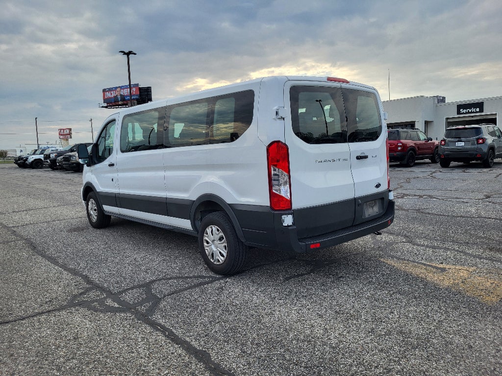 2023 Ford Transit Wagon XLT