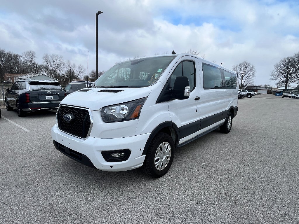2024 Ford Transit Wagon XLT