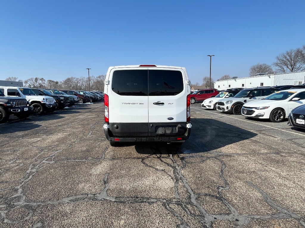 2024 Ford Transit Wagon XLT