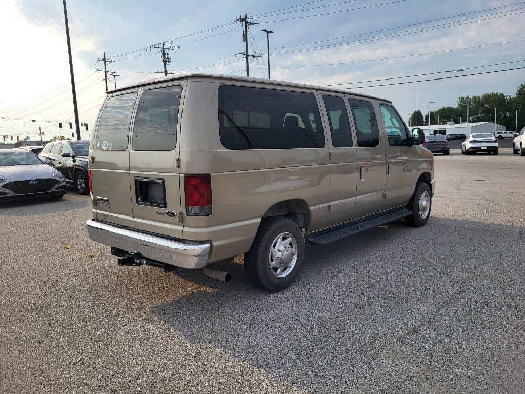 2012 Ford Econoline Wagon XLT