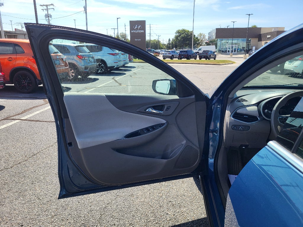 2025 Chevrolet Malibu LT