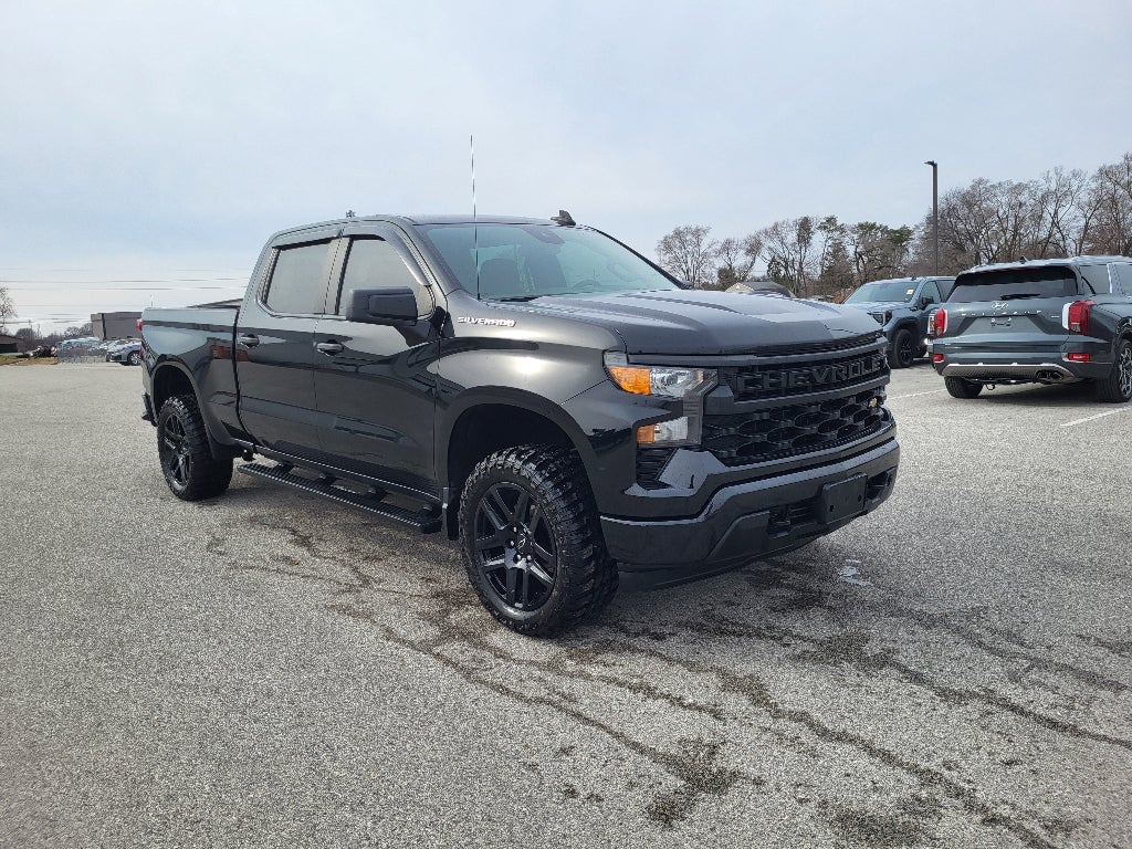 2023 Chevrolet Silverado Custom