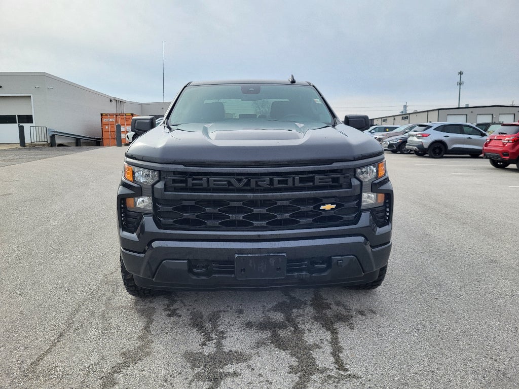 2023 Chevrolet Silverado Custom