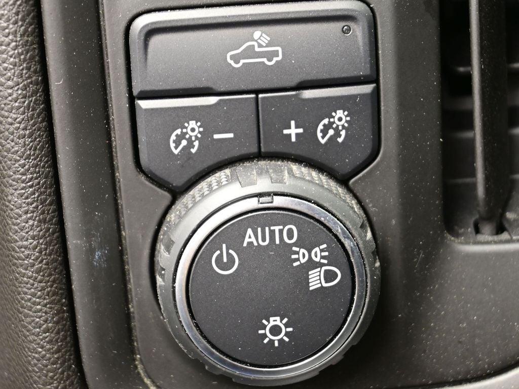 2023 Chevrolet Silverado Custom