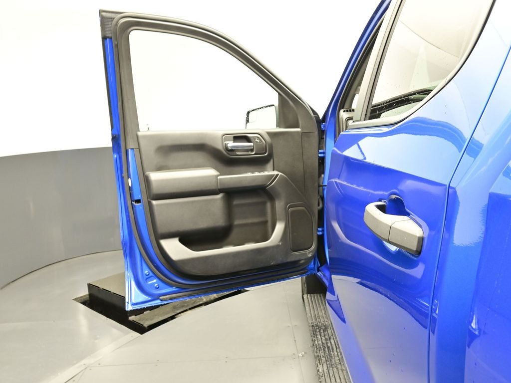 2023 Chevrolet Silverado Custom