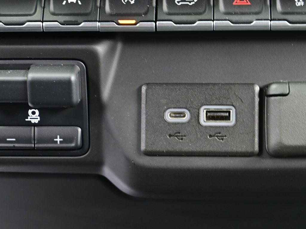 2023 Chevrolet Silverado Custom