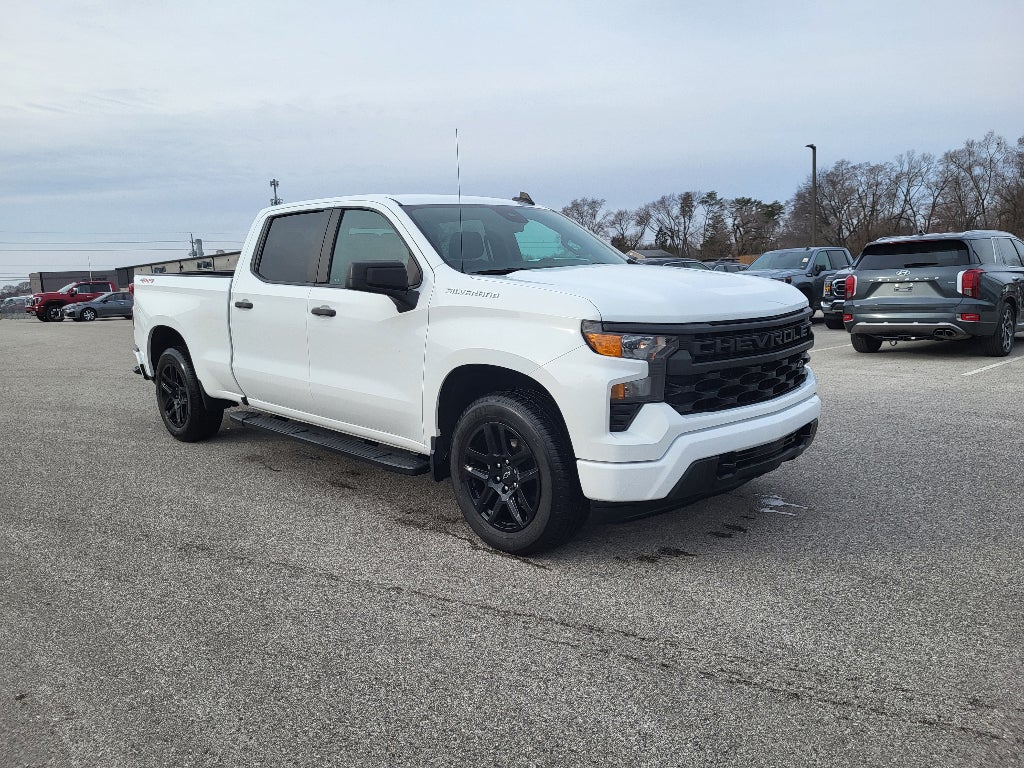 2023 Chevrolet Silverado Custom