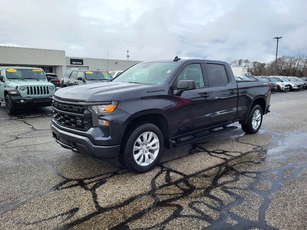 2023 Chevrolet Silverado Custom