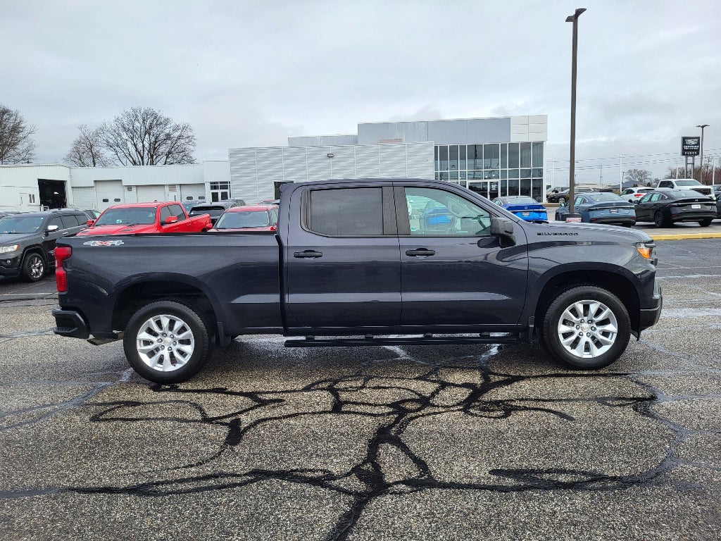2023 Chevrolet Silverado Custom