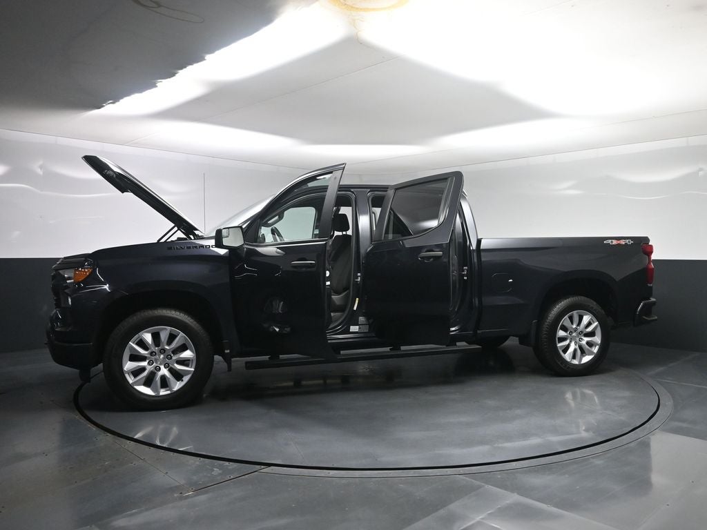 2023 Chevrolet Silverado Custom