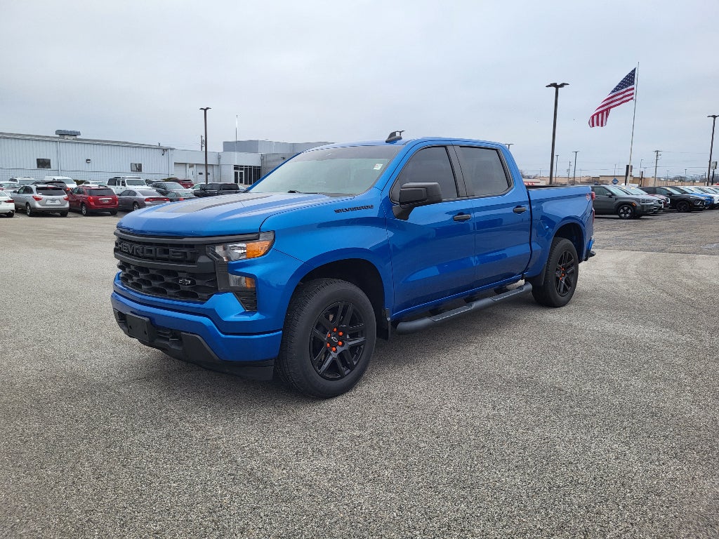 2023 Chevrolet Silverado Custom