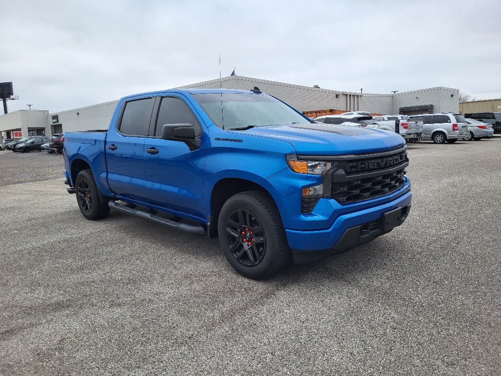 2023 Chevrolet Silverado Custom