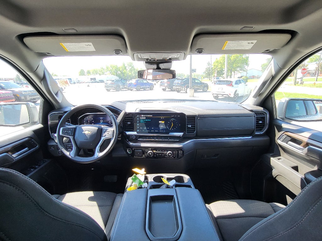 2025 Chevrolet Silverado LT