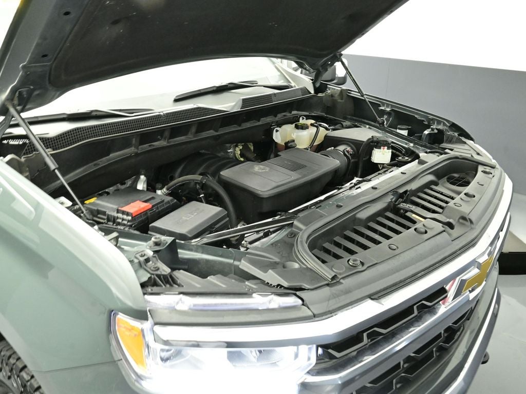 2025 Chevrolet Silverado LT