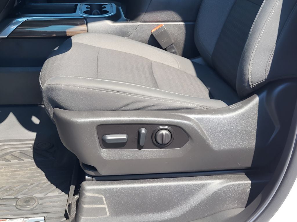 2022 Chevrolet Silverado RST