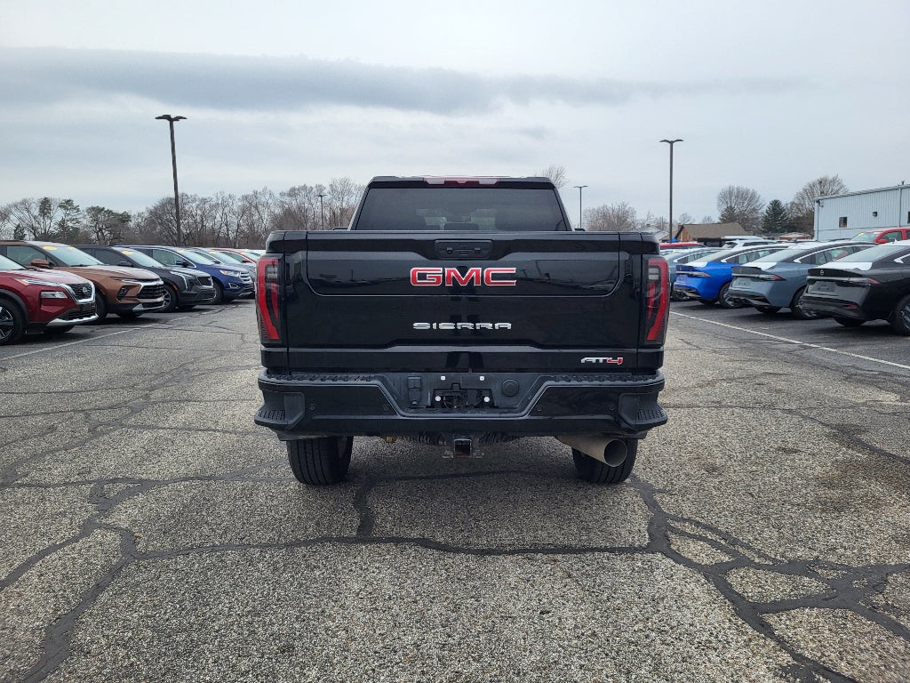 2024 GMC Sierra AT4