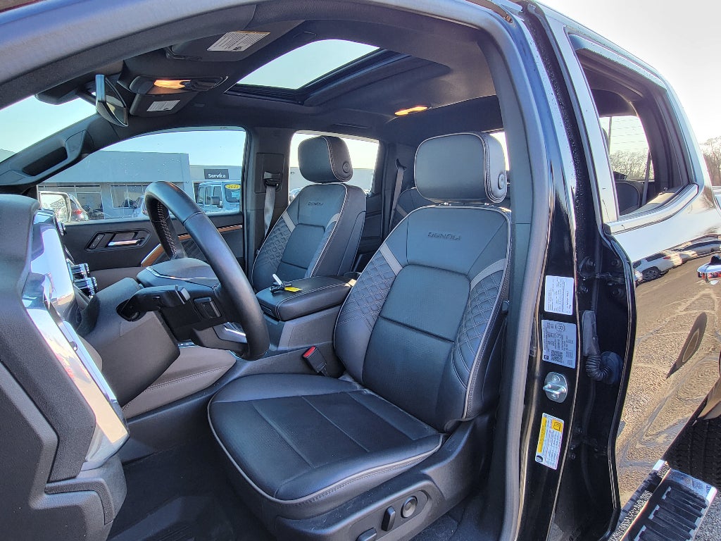 2023 GMC Canyon Denali