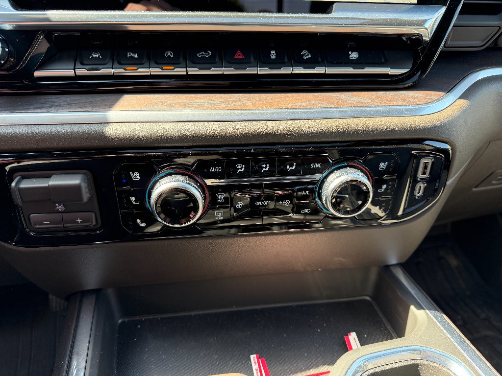2025 GMC Sierra SLT