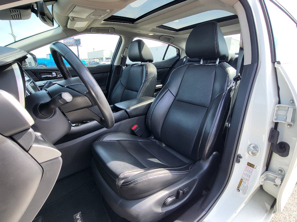 2023 Nissan Maxima SL