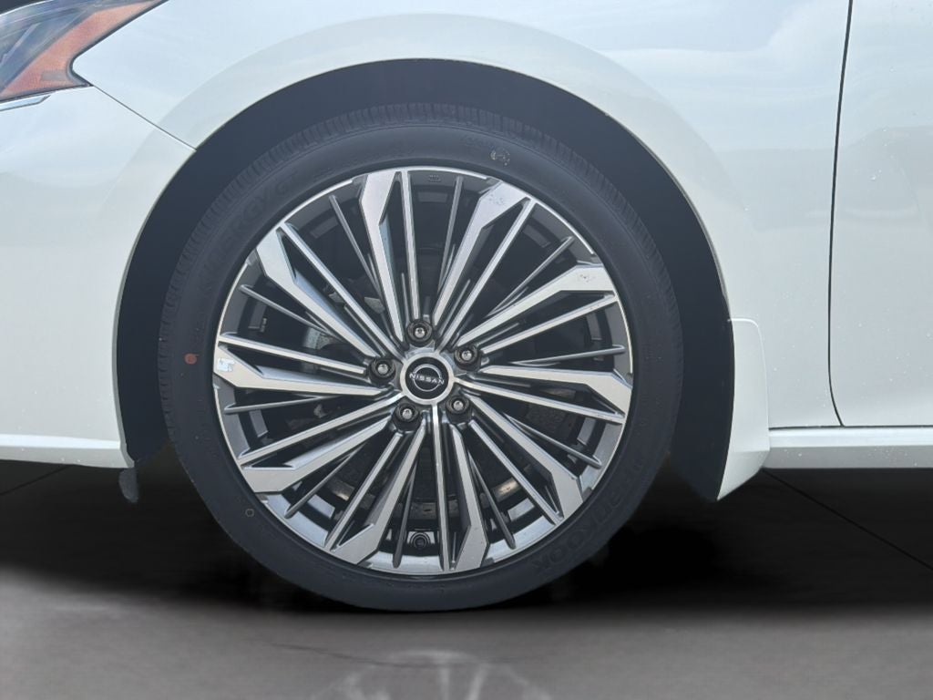 2025 Nissan Altima SL