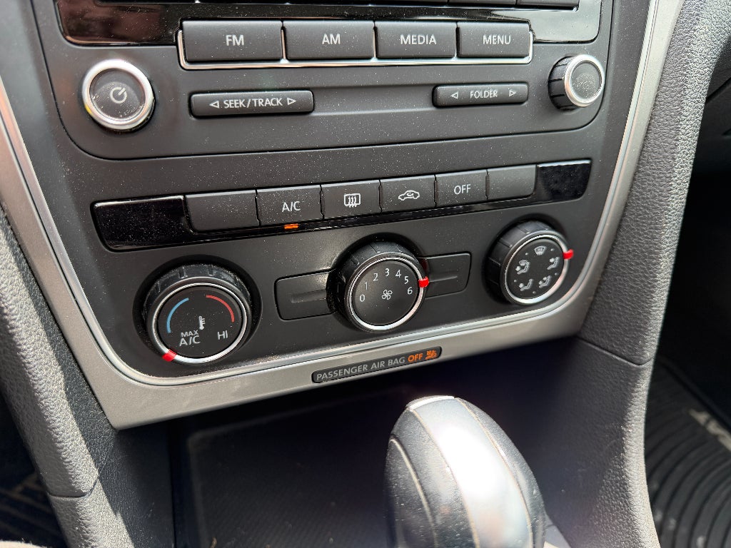2015 Volkswagen Passat 1.8T S