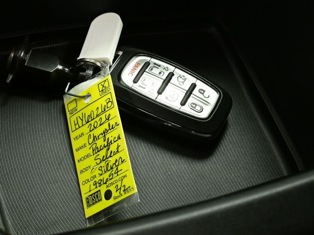 2026 Chrysler Pacifica Select