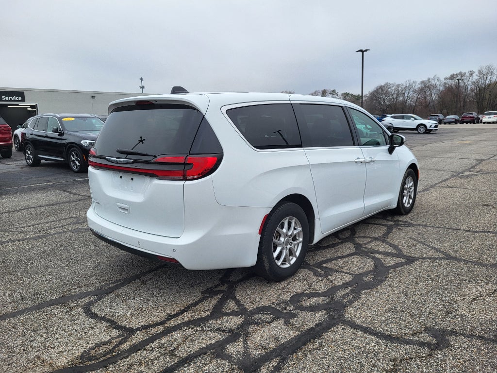 2023 Chrysler Pacifica Touring L