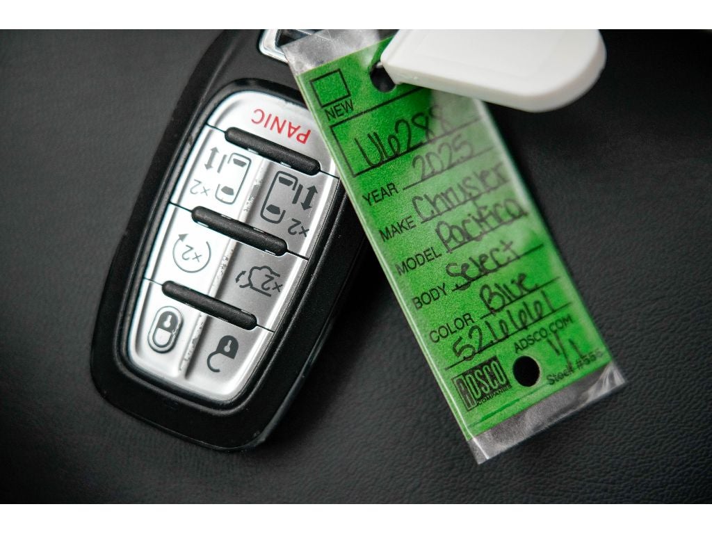 2025 Chrysler Pacifica Select
