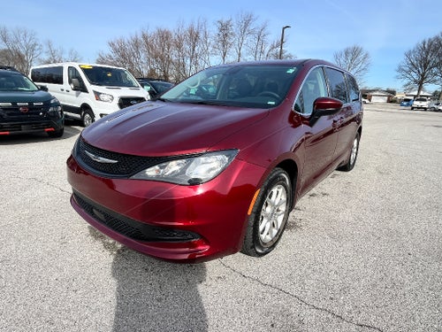 2023 Chrysler Voyager LX