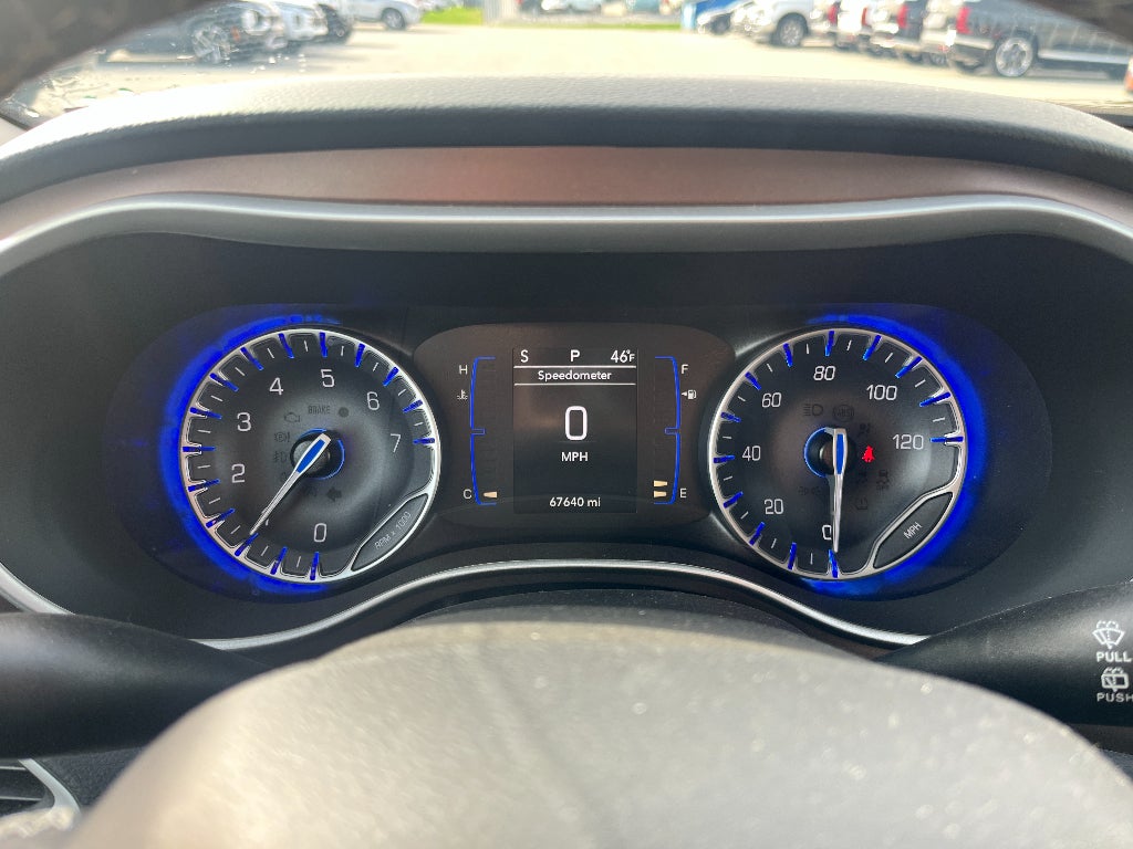 2023 Chrysler Voyager LX