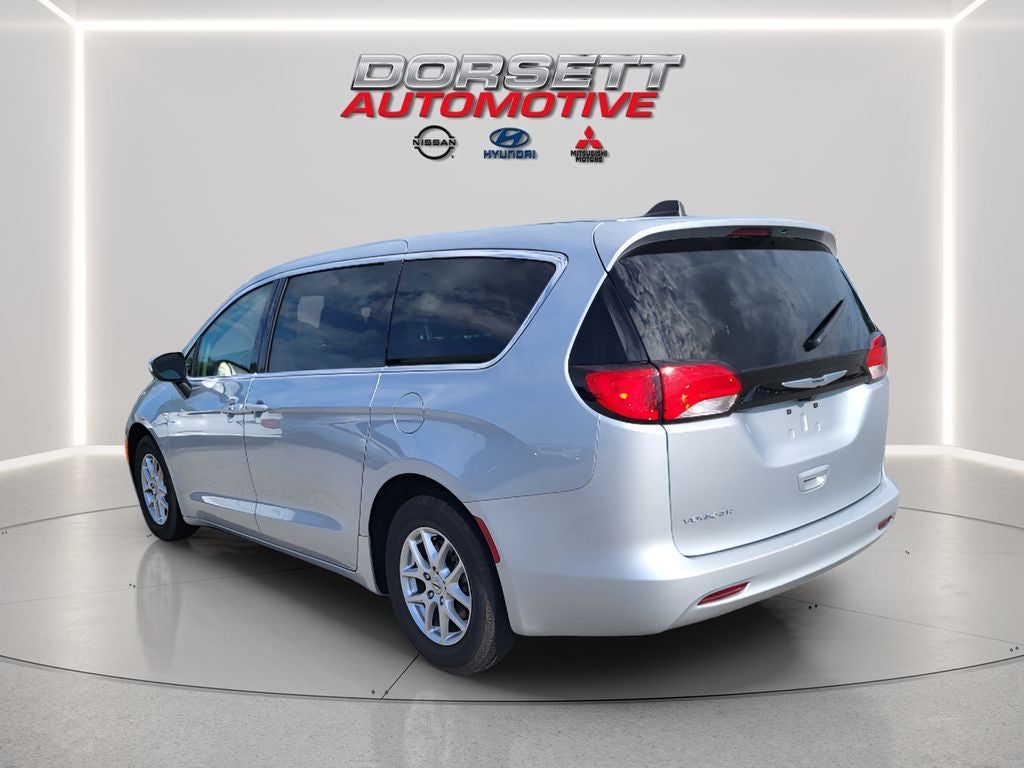 2023 Chrysler Voyager LX