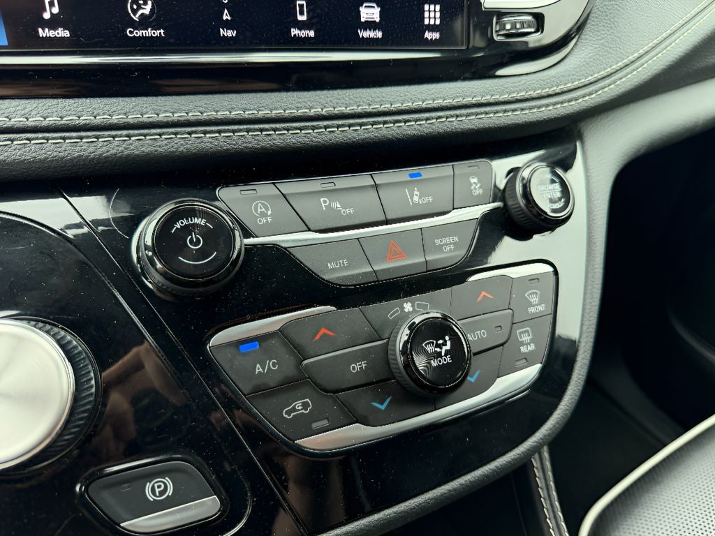 2025 Chrysler Pacifica Limited