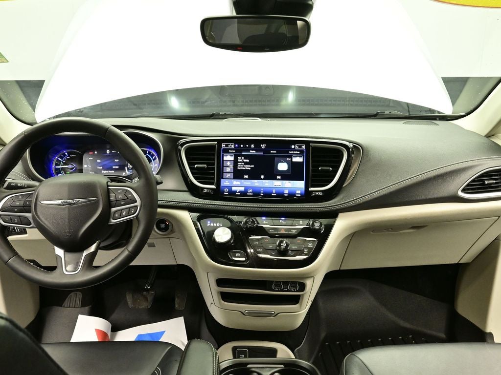 2024 Chrysler Pacifica Hybrid Select