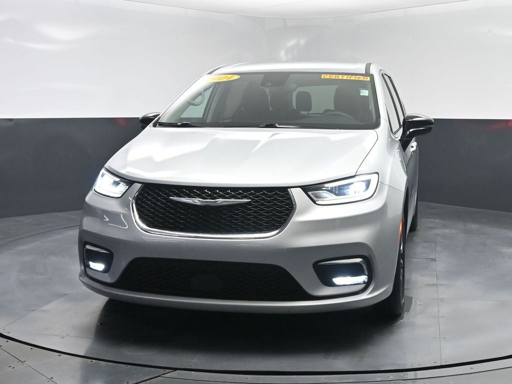 2024 Chrysler Pacifica Hybrid Select