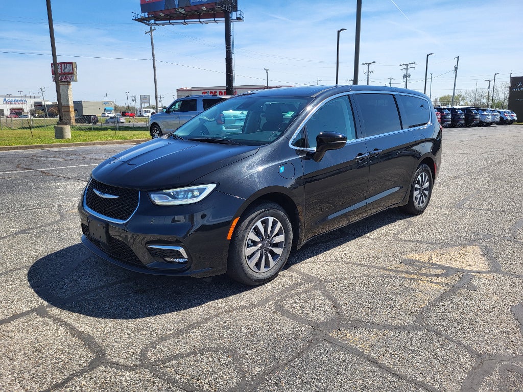 2024 Chrysler Pacifica Hybrid Select