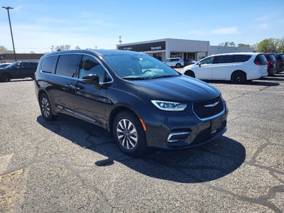 2024 Chrysler Pacifica Hybrid Select