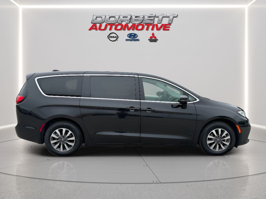 2024 Chrysler Pacifica Hybrid Select